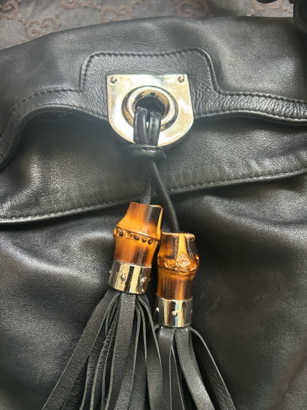Authentic GUCCI “Indy” black leather Hobo bag - Picture 4 of 11